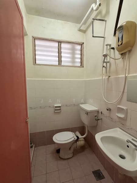 Condominium for Sale at Gambier Heights - Jan Tan - Bathroom - PropertyGuru.com.my