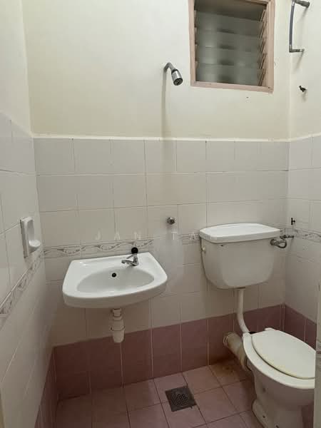 Condominium for Sale at Gambier Heights - Jan Tan - Bathroom - PropertyGuru.com.my