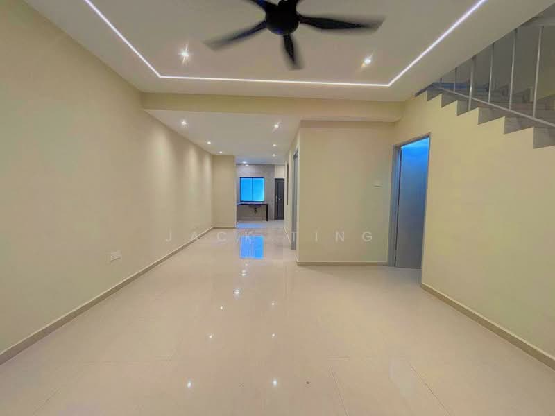 2-storey Terraced House for Sale in Taman Muhibbah (Kulai) - Jack Ting - Living Room - PropertyGuru.com.my