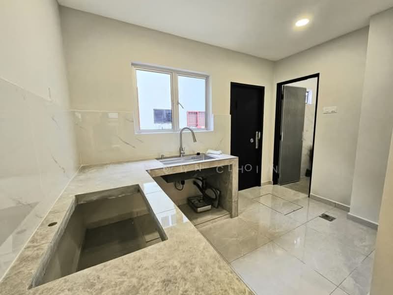 2-storey Terraced House for Sale in TAMAN PUCHONG UTAMA (Puchong) - Junbin Low - Kitchen - PropertyGuru.com.my