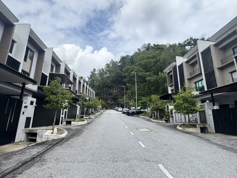 2.5-storey Terraced House for Sale in Taman Melawati (Ulu Kelang) - PeiGee . - Exterior - PropertyGuru.com.my