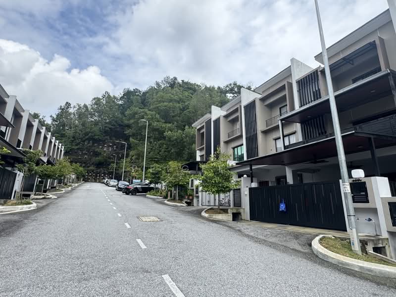2.5-storey Terraced House for Sale in Taman Melawati (Ulu Kelang) - PeiGee . - Exterior - PropertyGuru.com.my