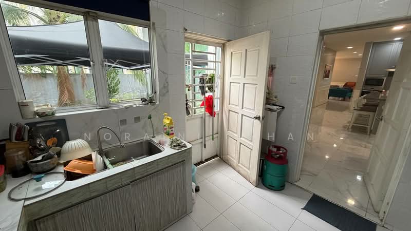 Semi-Detached House for Sale in Seksyen U9 (Shah Alam) - Noraini Dahan - Kitchen - PropertyGuru.com.my