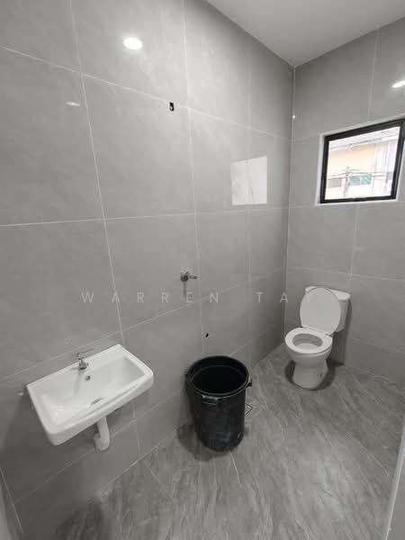 2-storey Terraced House for Sale in Taman Seri Orkid (Skudai) - Warren Tay - Bathroom - PropertyGuru.com.my