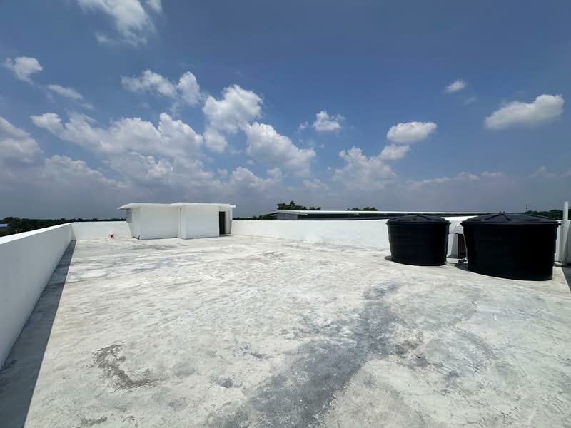 Warehouse for Sale in Kampung Bukit Changgang (Tanjong Duabelas) - CW Kong - Roof - PropertyGuru.com.my