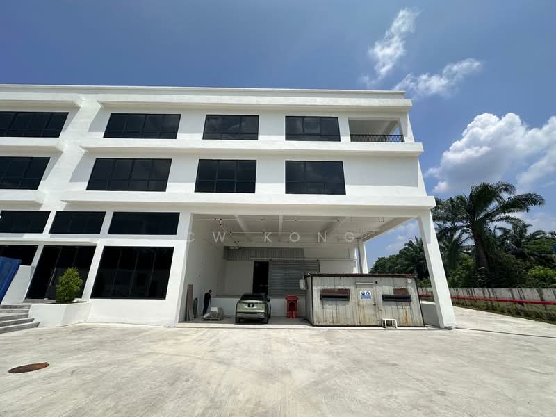 Warehouse for Sale in Kampung Bukit Changgang (Tanjong Duabelas) - CW Kong - Exterior - PropertyGuru.com.my