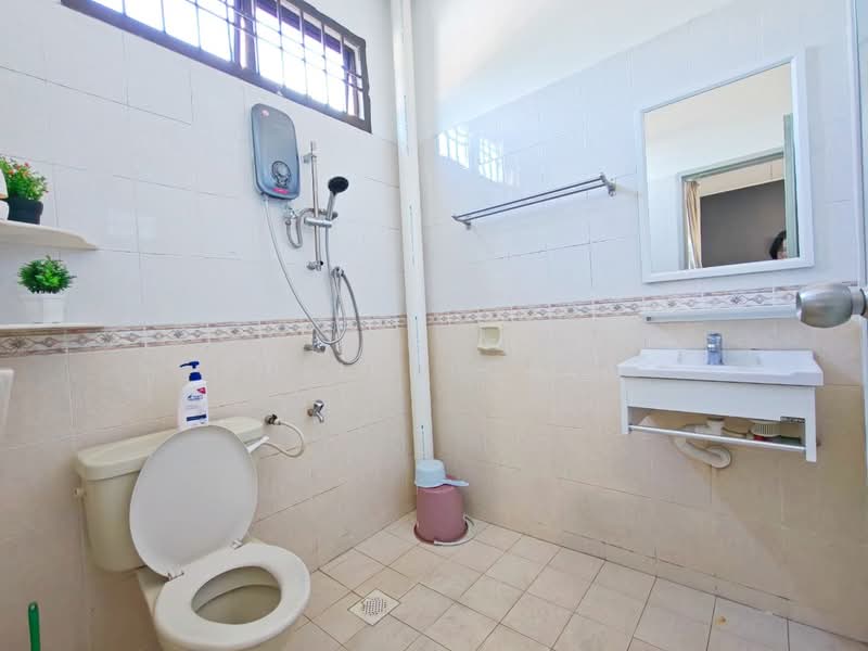 2-storey Terraced House for Rent in Johor Bahru (Johor) - Stella Chia - Bathroom - PropertyGuru.com.my
