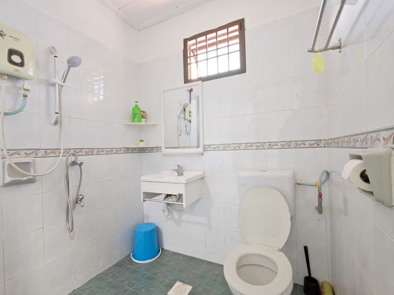 2-storey Terraced House for Rent in Johor Bahru (Johor) - Stella Chia - Bathroom - PropertyGuru.com.my