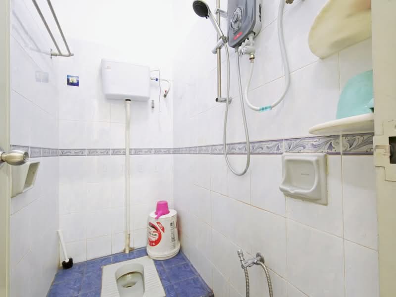 2-storey Terraced House for Rent in Johor Bahru (Johor) - Stella Chia - Bathroom - PropertyGuru.com.my