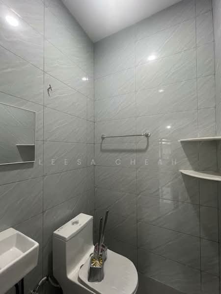 Taman Sin Tat untuk Untuk Dijual - RM 950,000, Mac 2026 - Bathroom - PropertyGuru.com.my