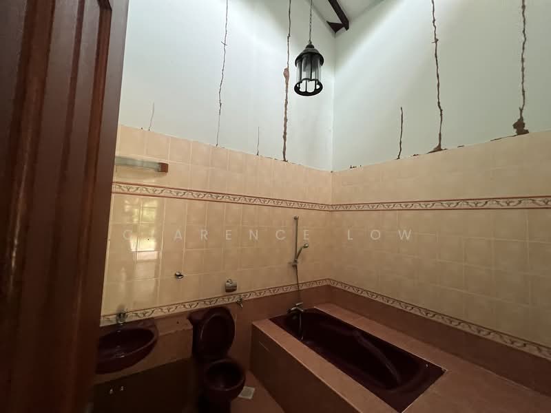 Bungalow for Sale in Leisure Farm (Gelang Patah) - Clarence Low - Bathroom - PropertyGuru.com.my