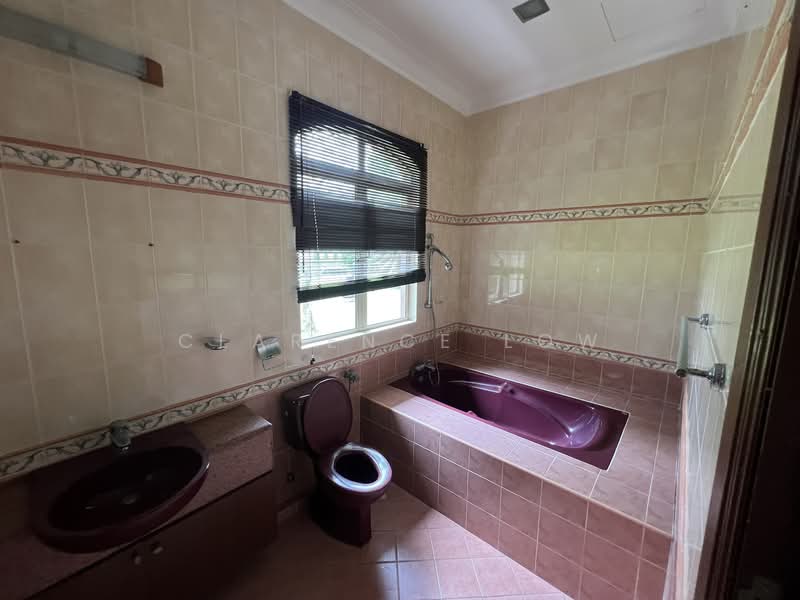 Bungalow for Sale in Leisure Farm (Gelang Patah) - Clarence Low - Bathroom - PropertyGuru.com.my