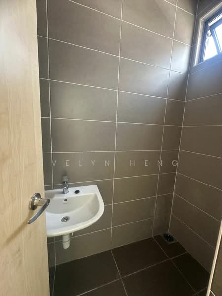 Taman Mount Austin untuk Untuk Dijual - RM 1,380,000, Mac 2026 - Bathroom - PropertyGuru.com.my