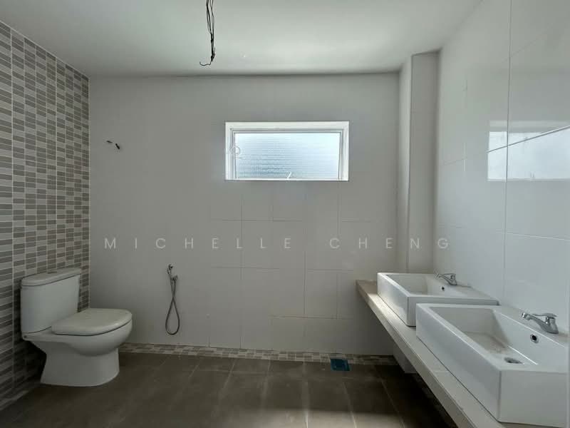 Semi-Detached House for Sale in Taman Bercham Tropicana (Ipoh) - Michelle Cheng - Bathroom - PropertyGuru.com.my