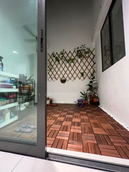 Semi-Detached House for Rent in Telok Panglima Garang (Selangor) - Fiona Lee - Balcony - PropertyGuru.com.my