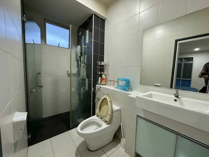 Service Residence for Rent at D'Ambience Residences (Pangsapuri Ikatan Flora) - Jack Ting - Bathroom - PropertyGuru.com.my