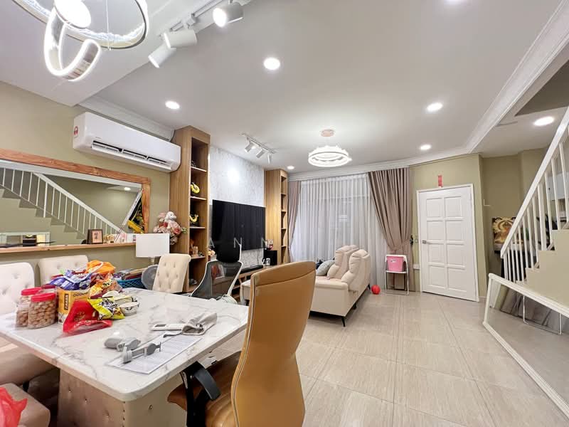 Taman Sri Aman untuk Untuk Dijual - RM 780,000, Apr 2026 - Living Room - PropertyGuru.com.my