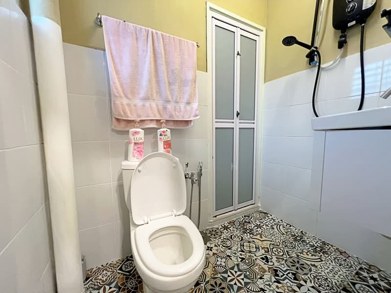 Taman Sri Aman untuk Untuk Dijual - RM 780,000, Apr 2026 - Bathroom - PropertyGuru.com.my