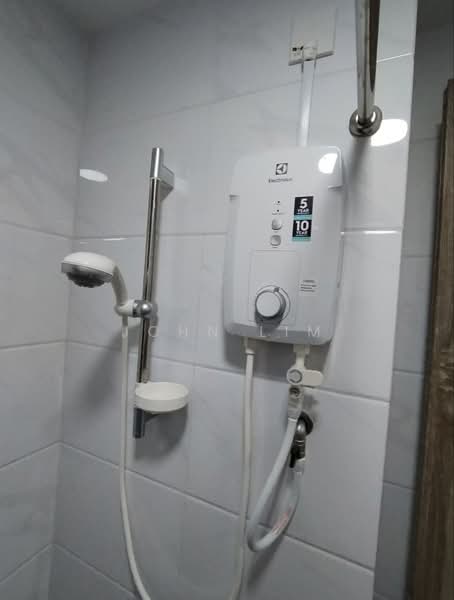 Service Residence for Rent at Country Garden Central Park - John Lim - Bathroom - PropertyGuru.com.my