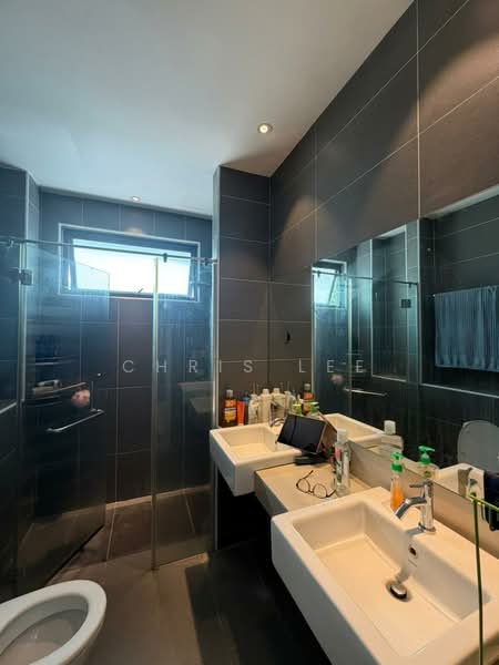 Semi-Detached House for Rent in Telok Panglima Garang (Selangor) - Chris Lee - Bathroom - PropertyGuru.com.my
