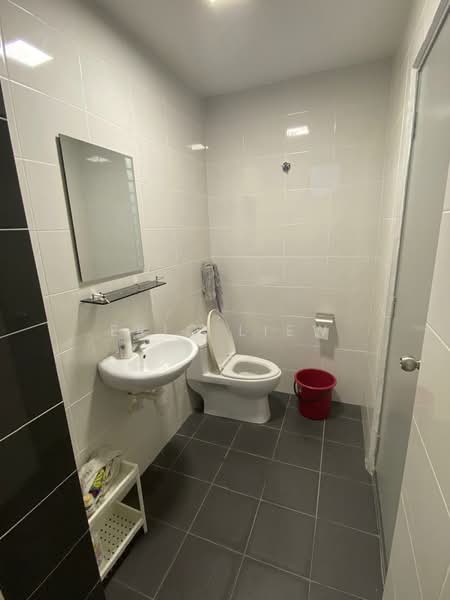 Silk Sky untuk Untuk Disewa - RM 1,600 /bulan, Apr 2026 - Bathroom - PropertyGuru.com.my