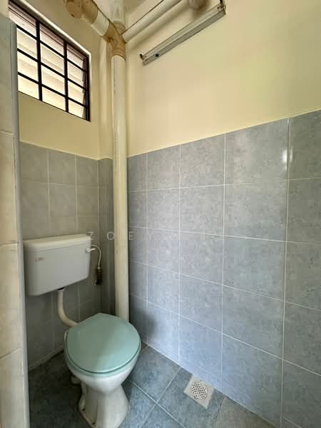 Flat for Sale at Pangsapuri Jentayu @ Kangkar Pulai - Zoey Lee - Bathroom - PropertyGuru.com.my