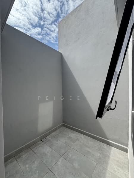 2-storey Terraced House for Sale in Taman Melawati (Ulu Kelang) - PeiGee . - Balcony - PropertyGuru.com.my