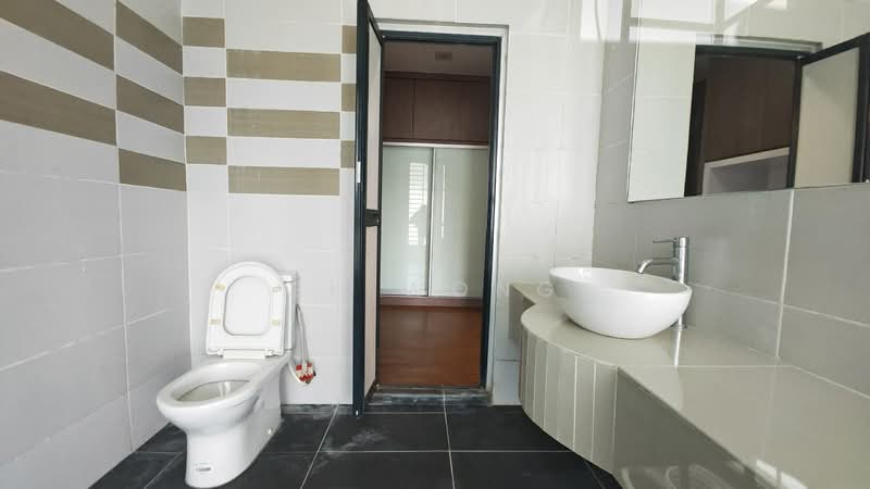 2.5-storey Terraced House for Sale in Taman Sutera Utama (Skudai) - SH Wong - Bathroom - PropertyGuru.com.my