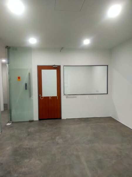 Shop / Office for Rent in Seri Kembangan (Selangor) - Doris Tan - Interior - PropertyGuru.com.my