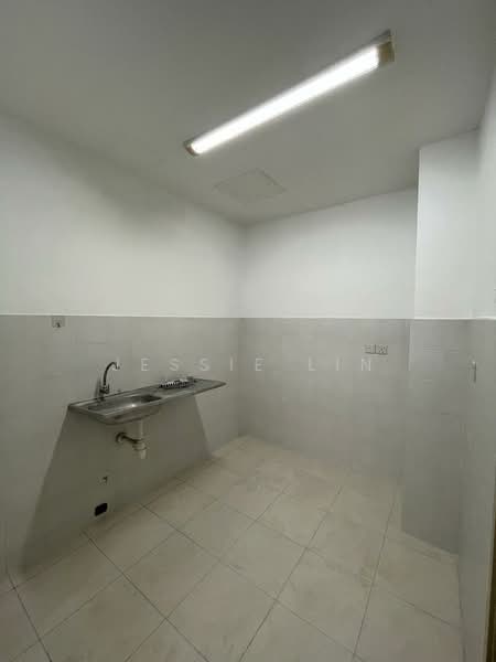 Pejabat untuk Disewa di Kota Damansara (Selangor) - Jessie Lin - Kitchen - PropertyGuru.com.my