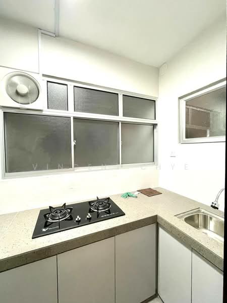 Kondominium untuk Disewa di Residensi Desa Satumas - Vincent Chye - Kitchen - PropertyGuru.com.my