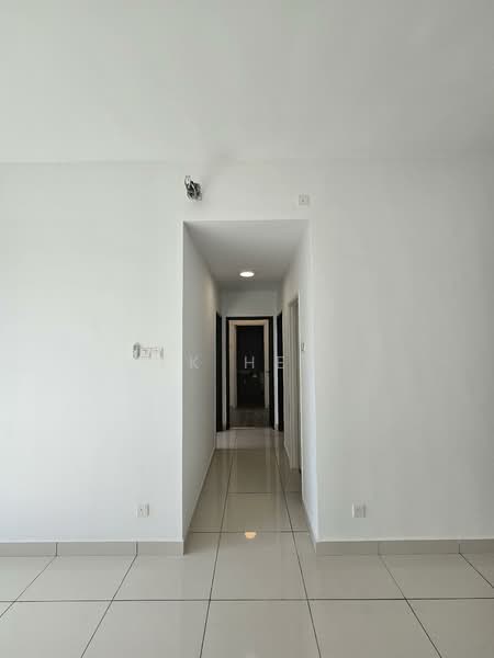 Servis Apartment untuk Dijual di Kiara Plaza - KK HEW - Corridor - PropertyGuru.com.my