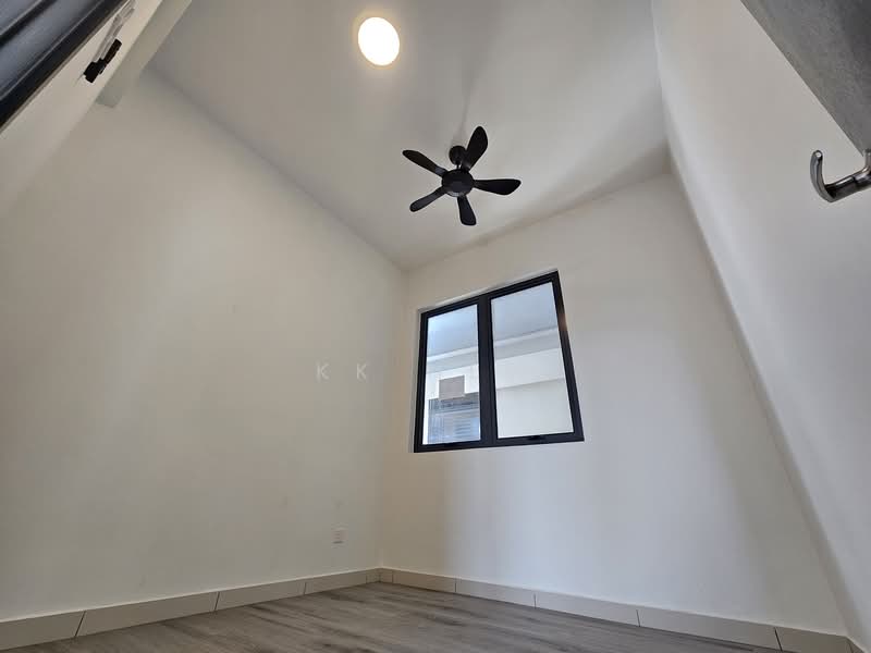 Servis Apartment untuk Dijual di Kiara Plaza - KK HEW - PropertyGuru.com.my