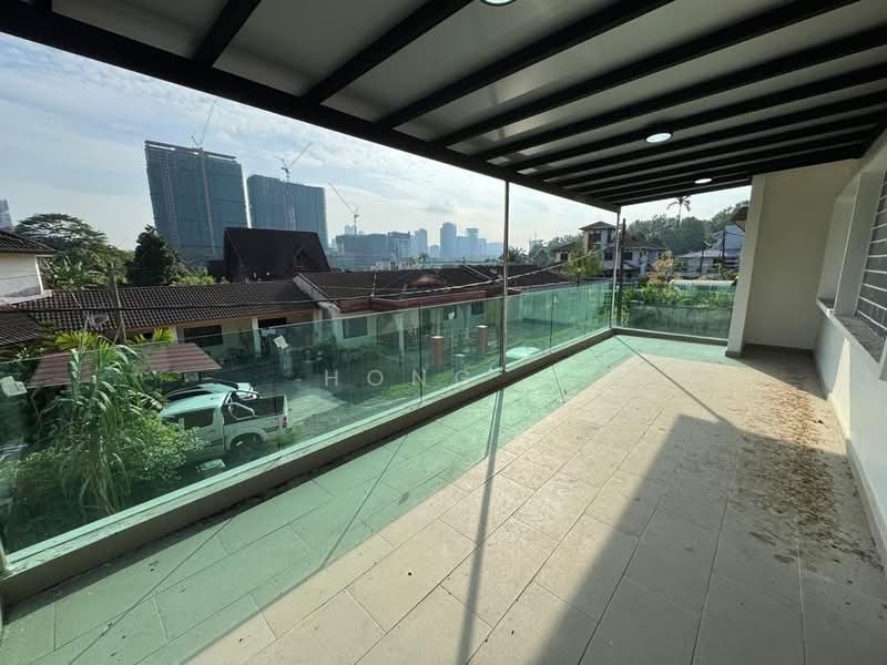 Semi-Detached House for Sale in Kampung Mahmoodiah (Johor Bahru) - Hong . - Balcony - PropertyGuru.com.my