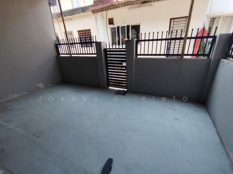2-storey Terraced House for Rent in Shah Alam (Selangor) - Joanna G. Pinto - Backyard - PropertyGuru.com.my