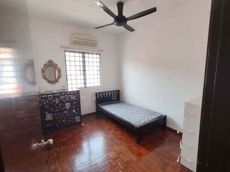 2-storey Terraced House for Rent in Shah Alam (Selangor) - Joanna G. Pinto - Bedroom 2 - PropertyGuru.com.my