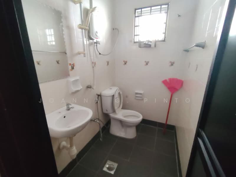 2-storey Terraced House for Rent in Shah Alam (Selangor) - Joanna G. Pinto - Bathroom - PropertyGuru.com.my