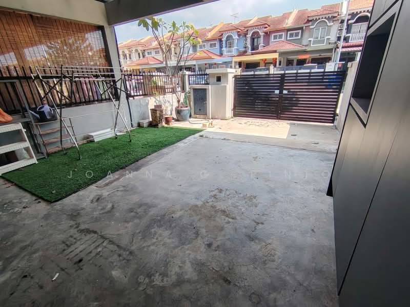 2-storey Terraced House for Rent in Shah Alam (Selangor) - Joanna G. Pinto - Front yard - PropertyGuru.com.my