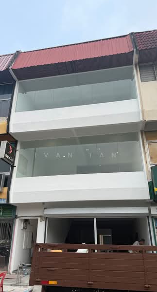 Shop for Rent in Taman Sri Serdang (Seri Kembangan) - Ivan Tan - Exterior - PropertyGuru.com.my