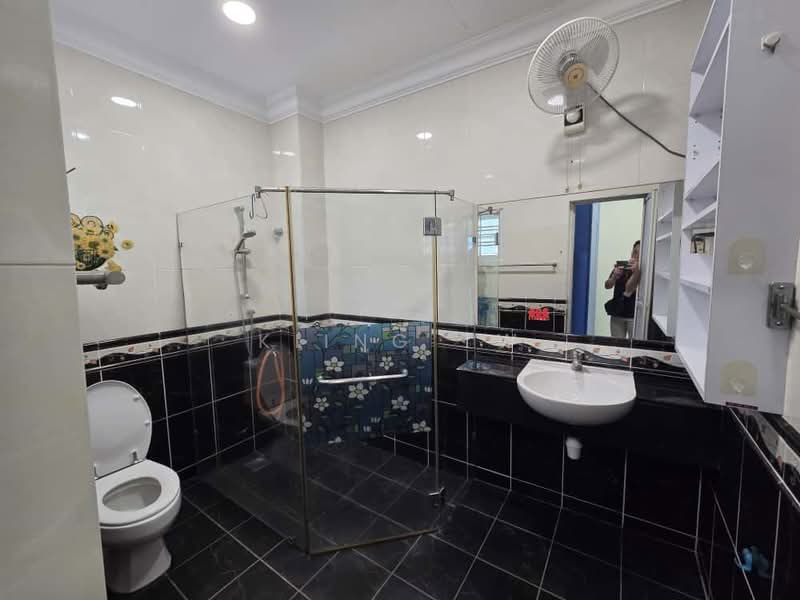 Rumah Teres 2.5-Tingkat untuk Dijual di Taman Sri Bintang (Kepong) - Kiing TW - Bathroom - PropertyGuru.com.my