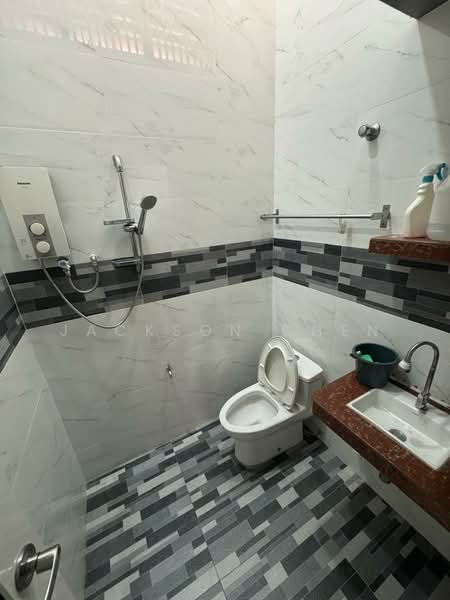 Selayang untuk Untuk Disewa - RM 1,800 /bulan, Apr 2026 - Common Bathroom - PropertyGuru.com.my