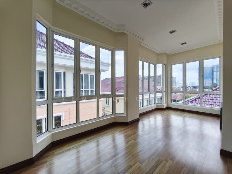 Rumah Berkembar untuk Dijual di Kampung Baru Salak Selatan (Salak South) - Yenn Chong - PropertyGuru.com.my
