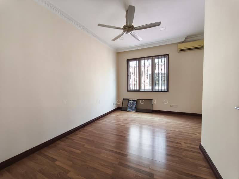 Rumah Berkembar untuk Dijual di Kampung Baru Salak Selatan (Salak South) - Yenn Chong - PropertyGuru.com.my
