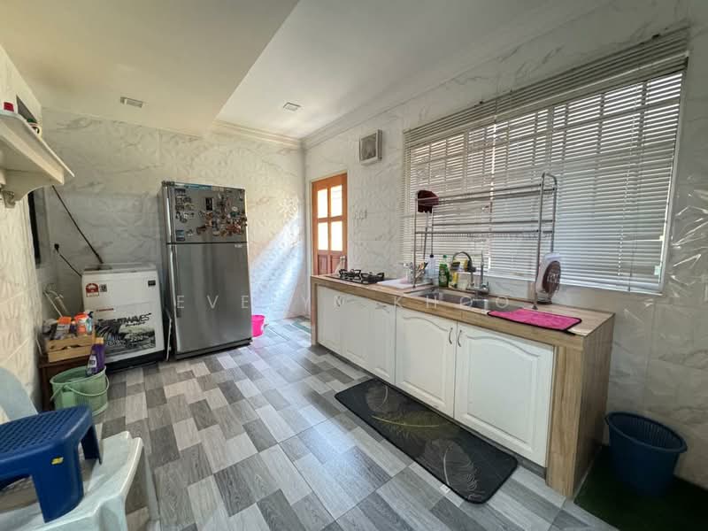 2-storey Terraced House for Sale in Taman Bukit Subang (Shah Alam) - Evelyn Khoo - Kitchen - PropertyGuru.com.my