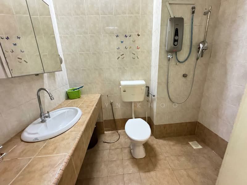 2-storey Terraced House for Sale in Taman Bukit Subang (Shah Alam) - Evelyn Khoo - Bathroom - PropertyGuru.com.my