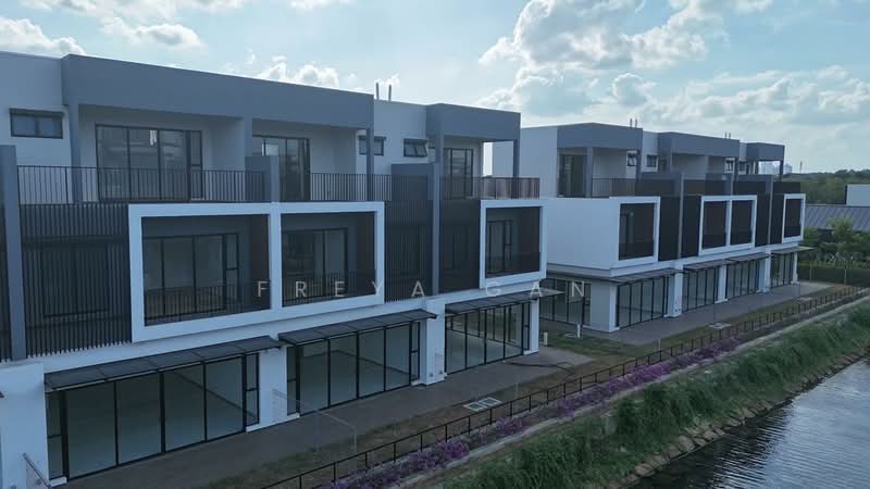 3-storey Terraced House for Sale in Senibong (Permas Jaya) - Freya Gan - Exterior - PropertyGuru.com.my