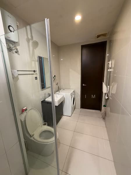 Condominium for Rent at Bay Point @ Country Garden Danga Bay - Alvin Lim - Bathroom - PropertyGuru.com.my