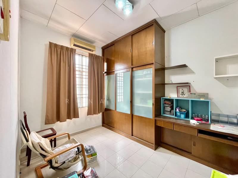 Taman Sri Nibong untuk Untuk Dijual - RM 1,290,000, Apr 2026 - Bedroom - PropertyGuru.com.my