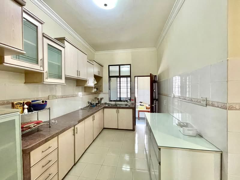Taman Sri Nibong untuk Untuk Dijual - RM 1,290,000, Apr 2026 - Kitchen - PropertyGuru.com.my