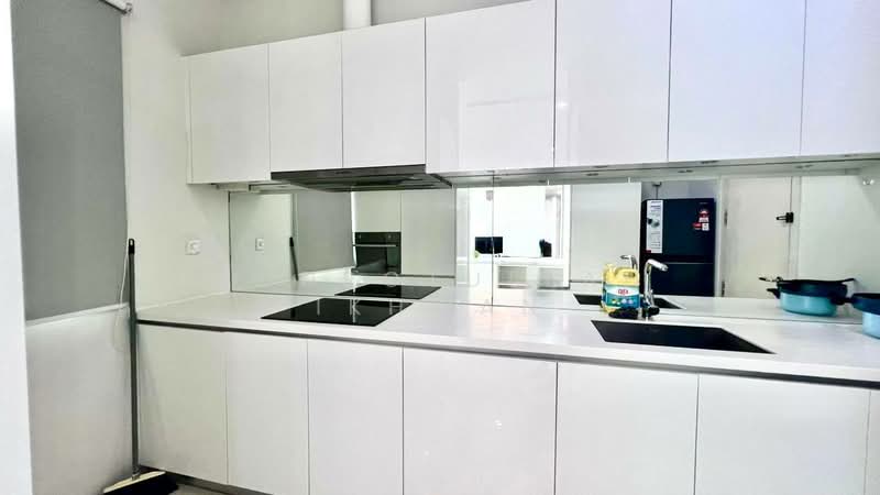 Service Residence for Sale at Quadro Residences - Gudrotullah Ikhwan - Kitchen - PropertyGuru.com.my